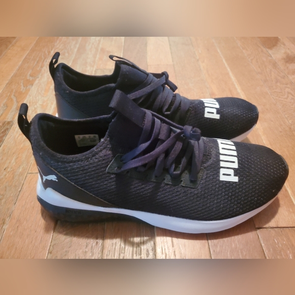 Puma shoes - Picture 1 of 3